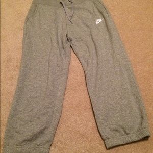 Gray loose fitted cropped Nike sweatpants